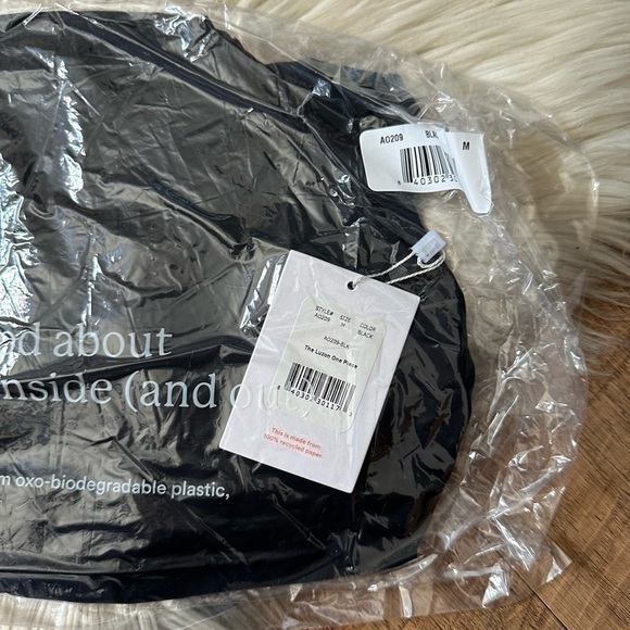 ANDIE The Luzon One Piece Black - Picture 4 of 4